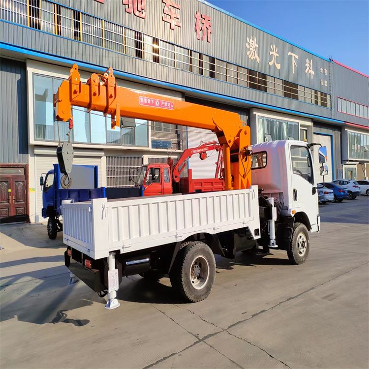 枣强县三轮随车吊定制 农用改装机自备吊中瑞长期出售