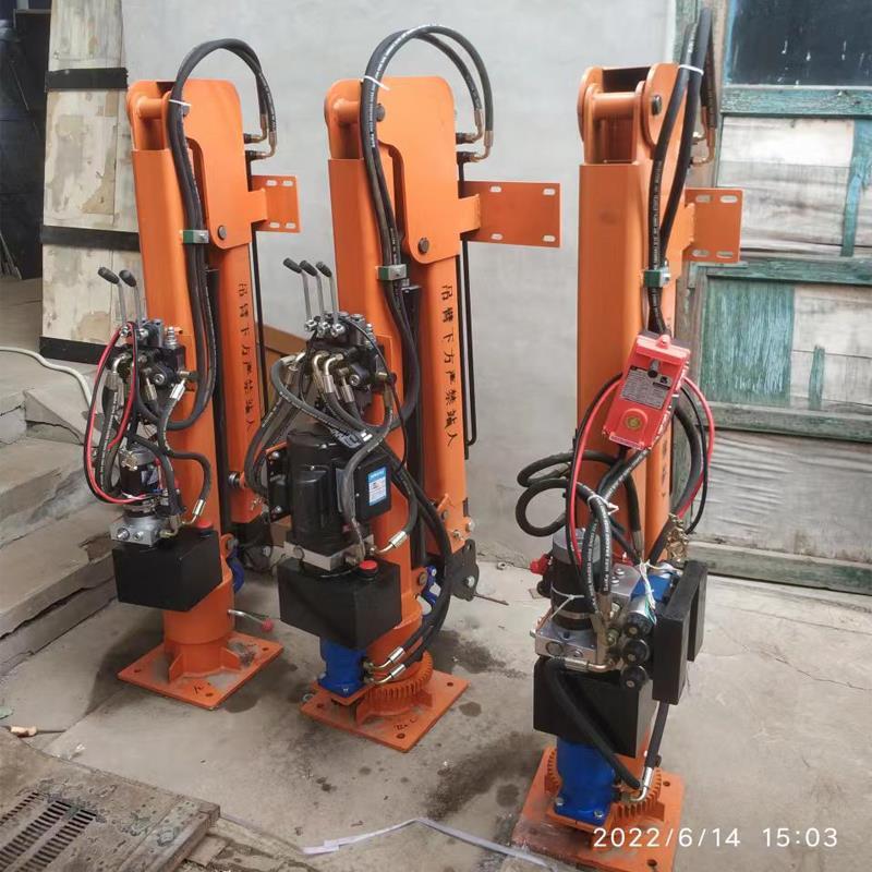 枣强县重汽蓝牌随车吊 3.2吨 国六动力强 液压驱动 农用自卸起重机